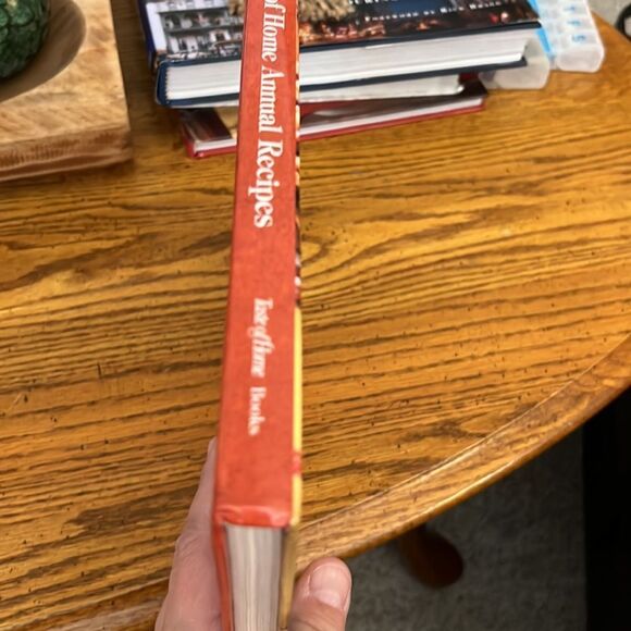 2008 Taste of Home Annual Recipes, 320 page cookbook - Picture 3 of 5